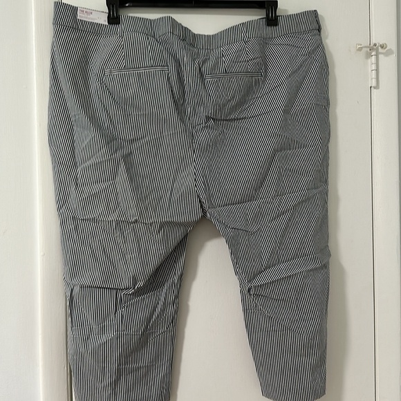 NWT lane Bryant Allie skinny crop white/navy stripe size 28 - Picture 8 of 9